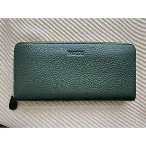 Barcos Hunter Green Leather Zippy Long Wallet